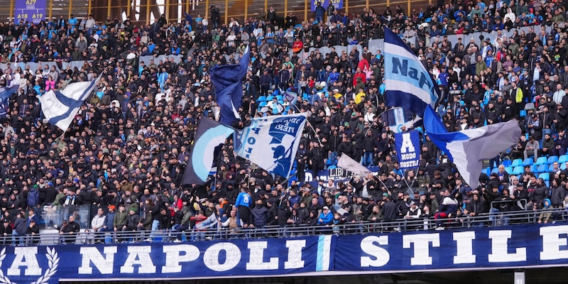 Napoli ci crede: centomila azzurri in 4 giorni