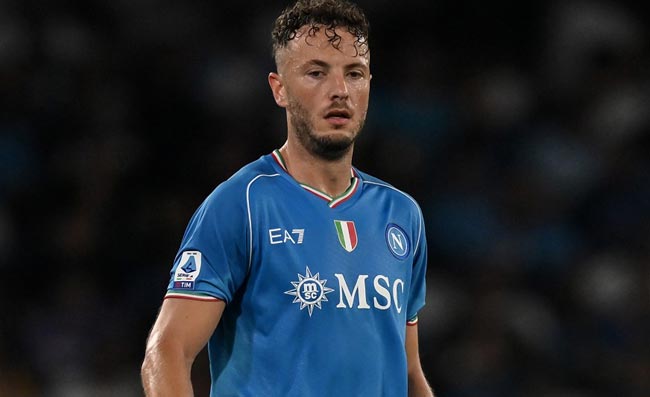 Calzona attento ai cartellini: fuori Rrahmani, c’entra Napoli-Juventus