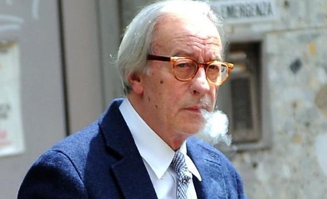 Feltri travolgente: “Incapace e fuori di testa. Va tenuto al guinzaglio”