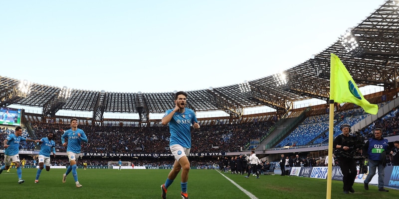 Napoli, l’annuncio del sindaco sul futuro dello stadio Maradona