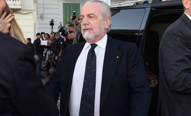 “Presidente, cosa pensa di Calzona?”. La reazione di De Laurentiis