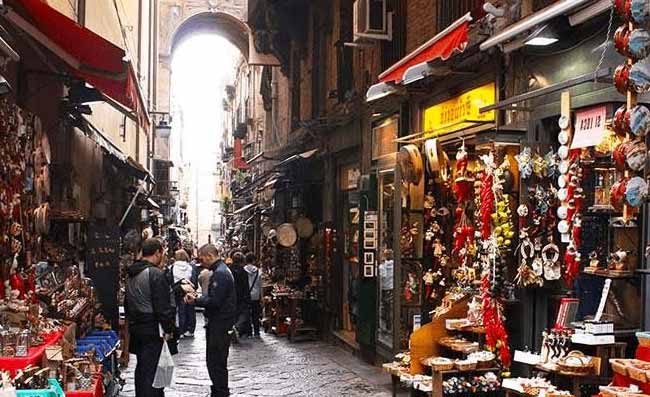 Biagio Maimone, il giornalista lucano che ama Napoli presenta il suo nuovo libro