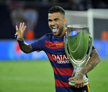 Dani Alves aggredito all’esterno della stazione di polizia (Foot Mercato)