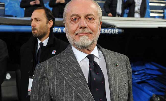 De Laurentiis ha sempre gestito il Napoli da Roma. Ora vuole cambiare lo scenario