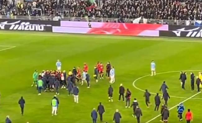 Maxi rissa al termine di Lazio-Milan, ma le tv hanno censurato tutto (VIDEO)