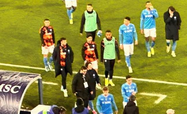 Napoli, delusione per il pareggio. Le parole di Calzona negli spogliatoi