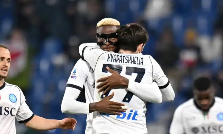 Napoli, il dubbio attacco per sfidare l’Inter: Osimhen a rischio, Simeone e Raspadori pronti