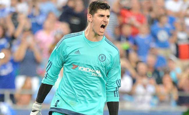 Real Madrid, ennesima tegola per Courtois: lesione del menisco