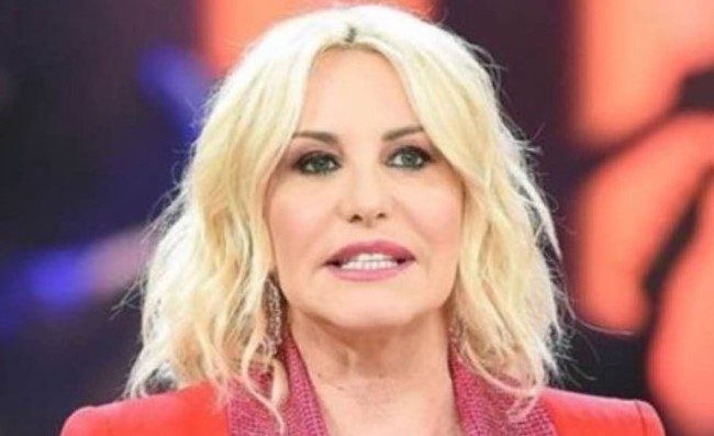 The Voice Senior, la Clerici interrompe lo show per un importante motivo