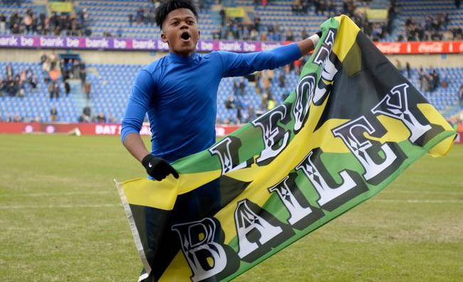 Bailey: “Ridicolo, vai in Nazionale e ti danno una maglia da donna. Dettagli volo alle 23”