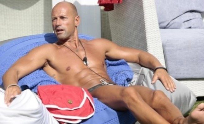 Bettarini: “Dissero testuali parole a mio padre. Lo accettò a fatica. Social finzione”