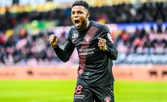 Brentford, Onyeka chiama Osimhen: “Vieni a giocare in Premier League”