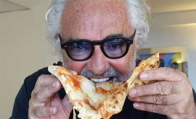 Briatore apre Crazy Pizza a Napoli: è ufficiale. “Avrà una splendida vista sul Vesuvio”