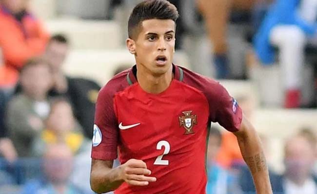 Cancelo: “Napoli squadra popolare, mi è sempre piaciuto. Kvara? Ma avete visto Politano e Lobotka?”