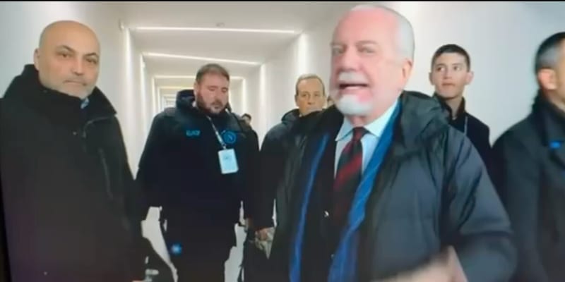 De Laurentiis, l’annuncio clamoroso in sala stampa: “Mai più interviste del Napoli a Dazn”. Il motivo