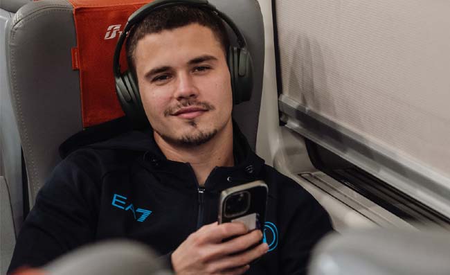 De Maggio ironizza: “Se dovete giocare a padel chiamate Dendoncker”