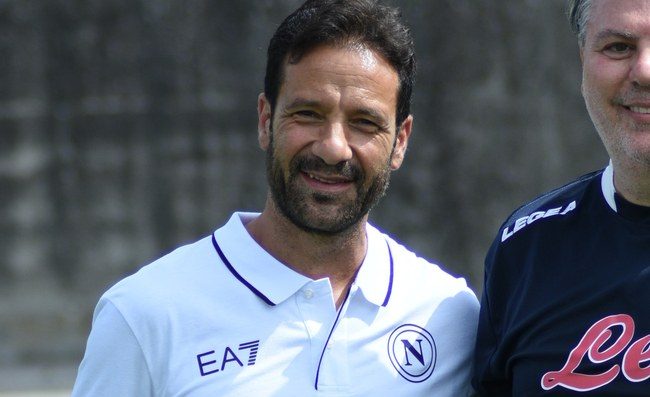 Grava ieri ha diretto l’allenamento del Napoli: un grande regalo per i suoi 30 anni di calcio