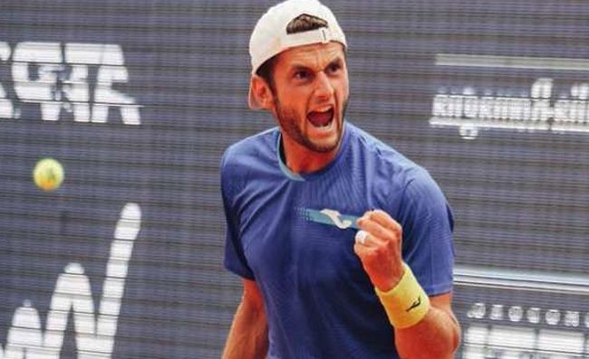 Il tennista Brancaccio: “Che vergogna, vi svelo cosa mi hanno urlato dagli spalti di Napoli”
