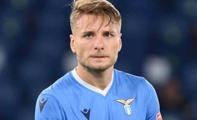 Immobile a Pellegrini contro l’arbitro Di Bello: “Pure scusa chiedi? Il vigile non ti fa parlare”