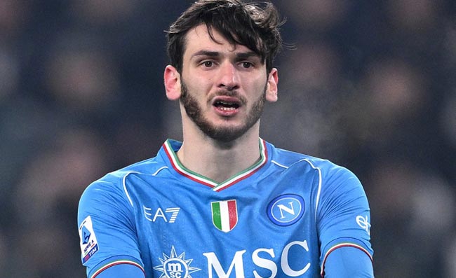 Kvara atterrato da Cambiaso, Marelli: “Fanno fallo entrambi, non è rigore” (FOTO)