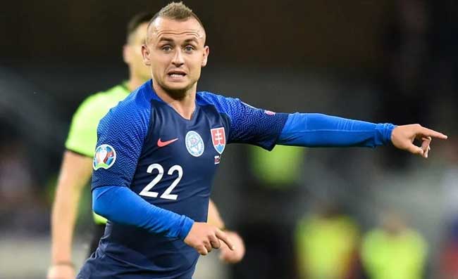 Lobotka miglior calciatore slovacco 2023, il Napoli: “Congratulazioni Lobo”