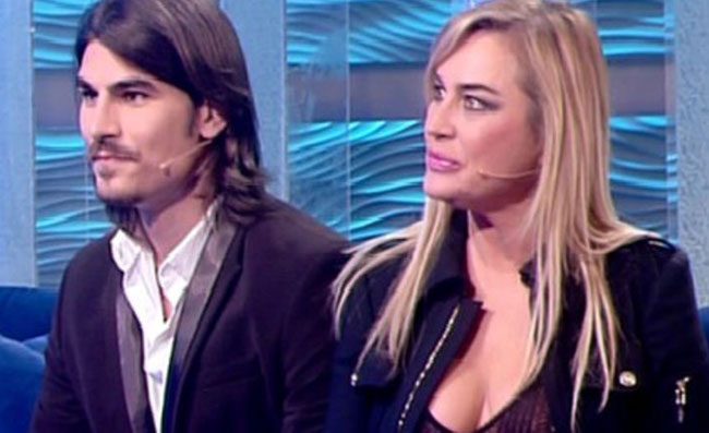 Lory Del Santo: “Uno spasimante sposato mi versò addosso 100 milioni di lire in hotel”