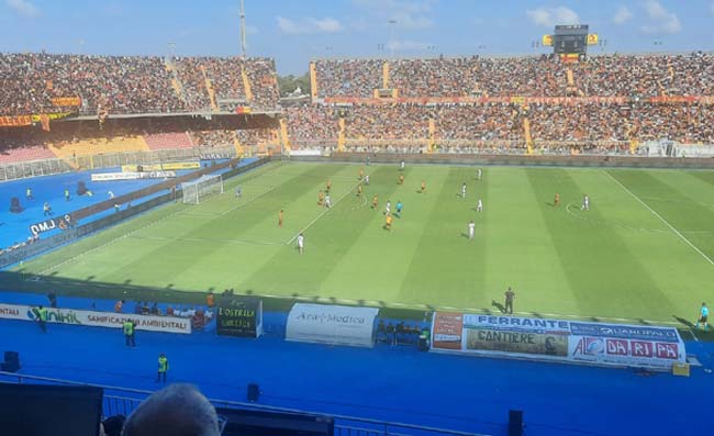 Rissa dopo Lecce-Verona, testata di D’Aversa ad Henry. Tensione alle stelle