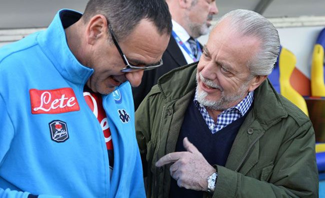 Sarri al Napoli è difficile, ma non è un’ipotesi da scartare: De Laurentiis ha una certezza