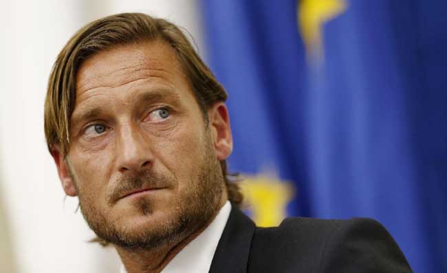 Totti e le parole a sorpresa su Dybala: “Fossi un dirigente della Roma ci penserei bene”