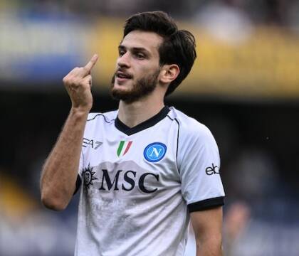 De Laurentiis ha molto apprezzato il comportamento di Kvara sul rinnovo (Corsport)