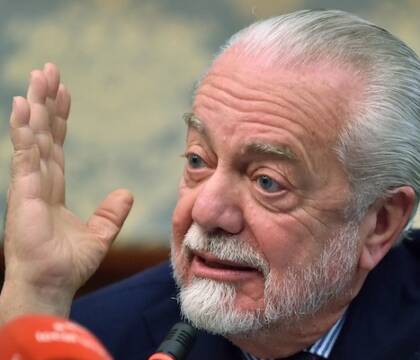De Laurentiis vada in panchina da qui alla fine di questo strazio