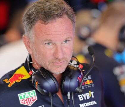Horner, la donna che lo ha denunciato “è turbata e sola. Fatica a capire la decisione della Red Bull” (Bbc)