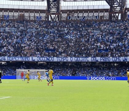 Il Napoli butta la Champions costruendo dal basso, demoniaca perversione del calcio contemporaneo