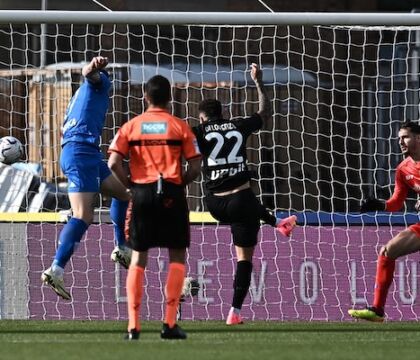 Il Napoli fa tenerezza. De Laurentiis ritrovi sé stesso, magari ci risparmi il film scudetto