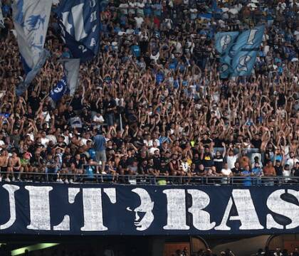 Napoli, gli ultras: “Muti per amore”: “Il rumore del silenzio per un sussulto di dignità”
