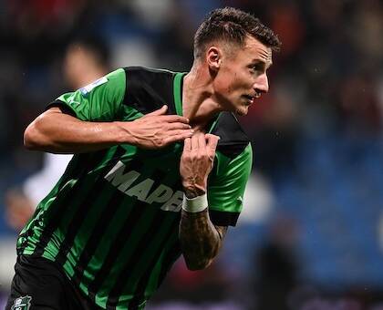 Napoli, idea Pinamonti per sostituire uno tra Simeone e Raspadori (Tmw)