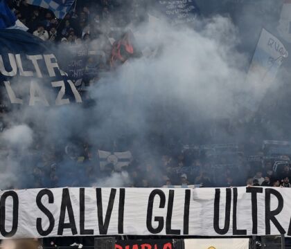 Ultras della Lazio contro la Juve: “Merita di sparire dalla Serie A”