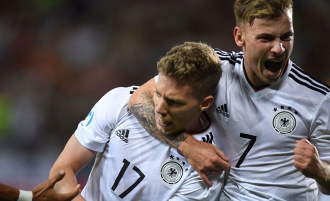 Germania, è bufera sulla maglia 44 della Nazionale: ricorda le SS naziste (FOTO)