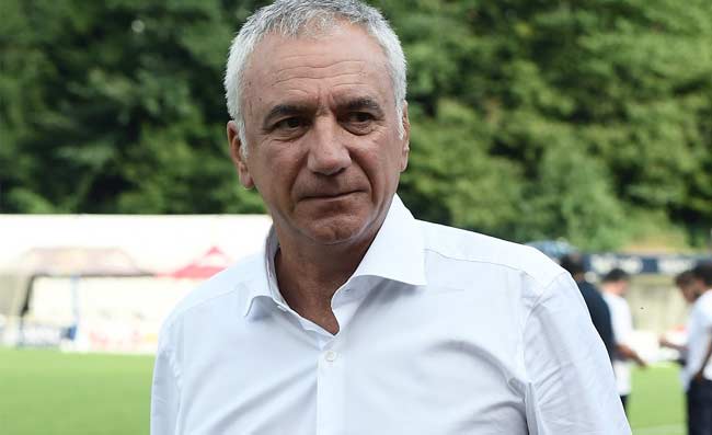 Meluso dinnanzi a un bivio: resta a Napoli in un altro ruolo o dice sì alla Salernitana?