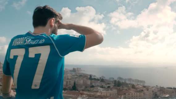 VIDEO – Kvaratskhelia: “Napoli è casa mia, se andassi via mi mancherebbe! Su Scudetto, Maradona e tifosi…”