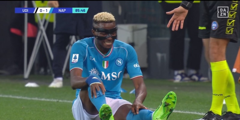 Infortunio Osimhen in Udinese-Napoli, costretto a uscire: le condizioni