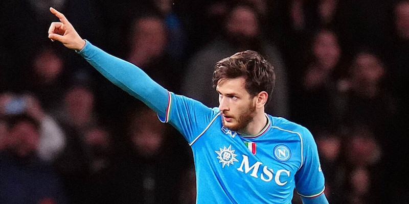 Mercato Napoli, tutto gira intorno a Kvaratskhelia