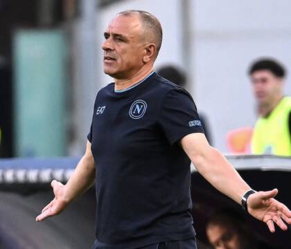 PAGELLE – Il Napoli è al capolinea, a Calzona tocca l’ingrata parte di Oronzo Canà