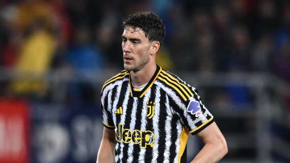 Vlahovic erede di Osimhen tra le polemiche: eletto dalla Serie A miglior attaccante della stagione