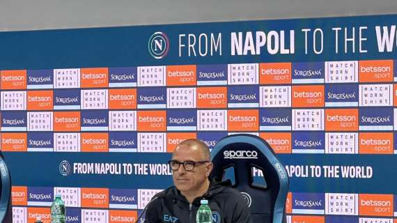 Calzona in conferenza: “Dimettermi? Avrei messo in difficoltà la società. La squadra si è sempre allenata bene”