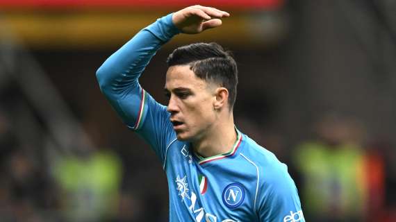 Doppio cambio per il Napoli all’intervallo: entrano Ngonge e Raspadori