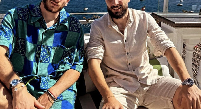 Kvaratskhelia si gode le bellezze della Campania, ecco dov’era oggi con sua moglie | FOTO