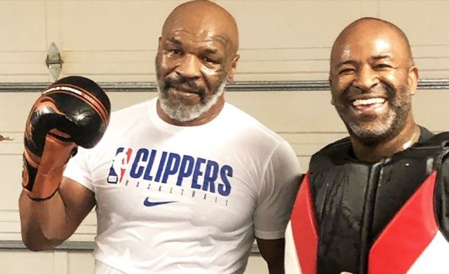 Malore per Mike Tyson, medici sull’aereo: le condizioni dell’ex campione