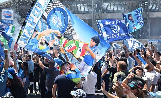 Napoli, tifosi delusi: “Speriamo non sia lui il nuovo allenatore”