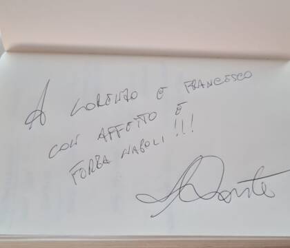 Conte, la prima foto e il primo autografo da (quasi) allenatore del Napoli